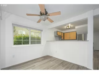 Photo #4: 21569353 Listing