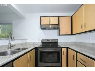 Photo #5: 21569353 Listing