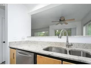 Photo #6: 21569353 Listing