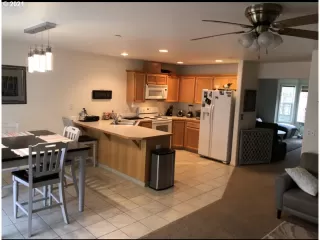 Photo #5: 21569716 Listing