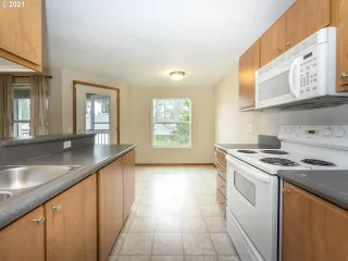 Photo #3: 21570004 Listing