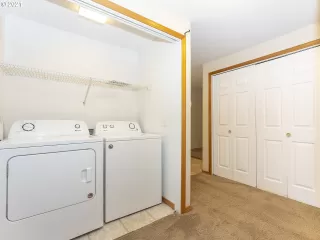 Photo #5: 21570004 Listing