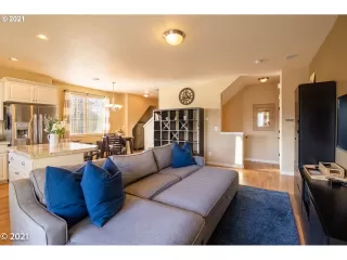 Photo #3: 21571318 Listing