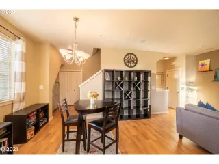 Photo #4: 21571318 Listing