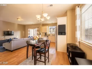 Photo #5: 21571318 Listing