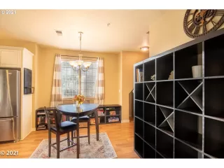 Photo #6: 21571318 Listing