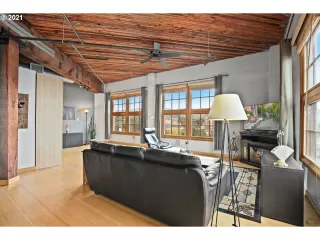 Photo #5: 21571472 Listing 