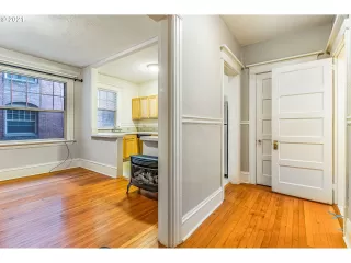 Photo #2: 21571719 Listing