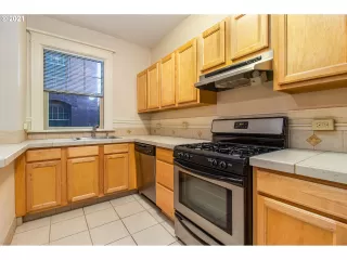 Photo #6: 21571719 Listing