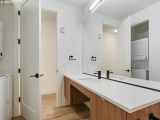 Photo #3: 21571767 Listing