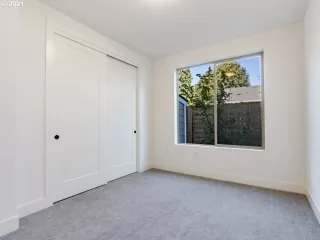 Photo #4: 21571767 Listing