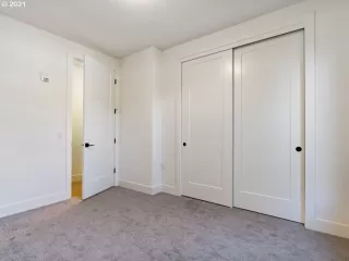 Photo #5: 21571767 Listing