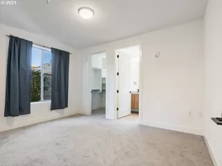 Photo #6: 21571767 Listing