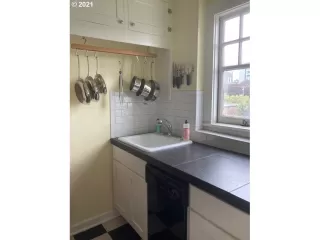 Photo #2: 21572021 Listing