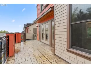 Photo #1: 215723779 Listing