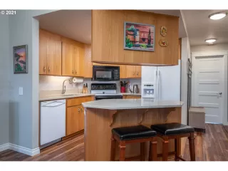 Photo #2: 21572379 Listing