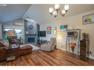 Photo #4: 21572379 Listing