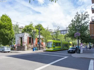 Photo #1: 21572728 Listing