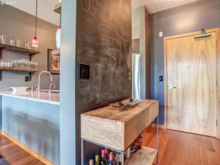 Photo #3: 21572728 Listing