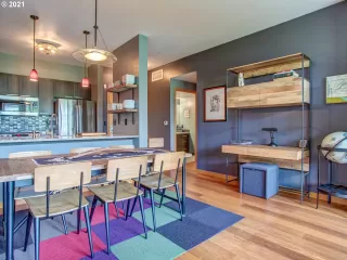 Photo #5: 21572728 Listing