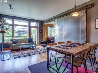 Photo #6: 21572728 Listing