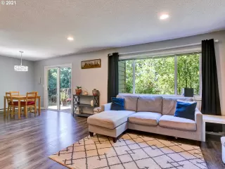 Photo #6: 21573619 Listing