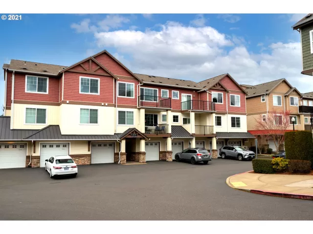 MLS: 21573723 Condo For Sale