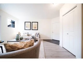 Photo #5: 21573723 Listing