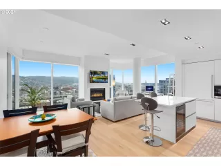 Photo #4: 21574219 Listing