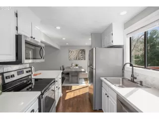 Photo #2: 21574989 Listing