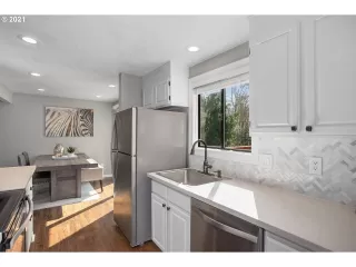 Photo #3: 21574989 Listing