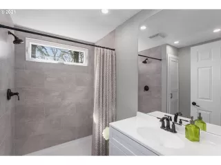 Photo #4: 21574989 Listing