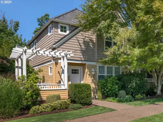 MLS: 21576351 Condo For Sale