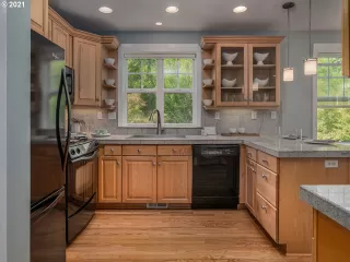 Photo #5: 21576351 Listing 