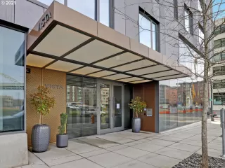 Photo #1: 21576525 Listing 