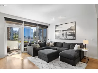 Photo #4: 21576604 Listing