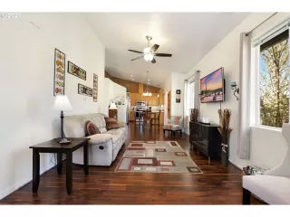 Photo #6: 21576608 Listing