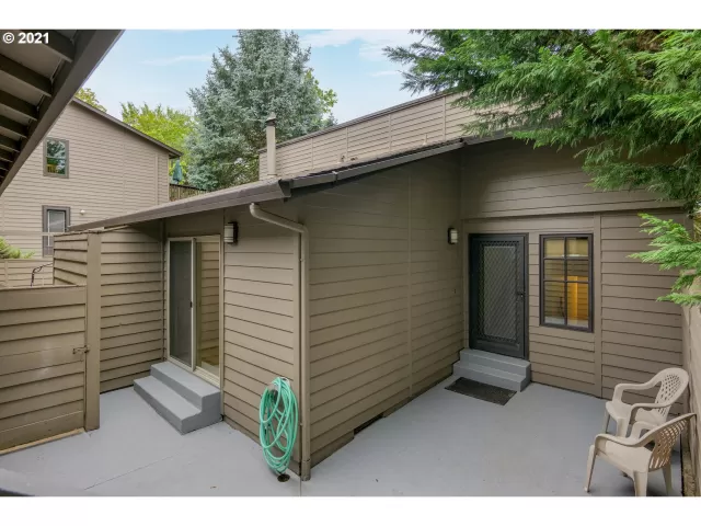 MLS: 21577241 Condo For Sale