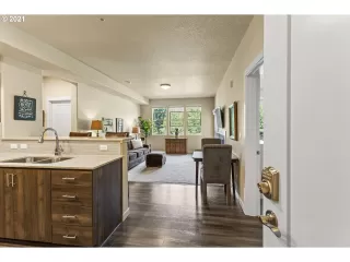 Photo #3: 21577290 Listing