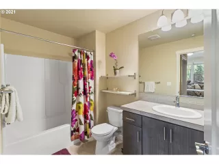 Photo #4: 21577290 Listing