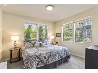 Photo #5: 21577290 Listing