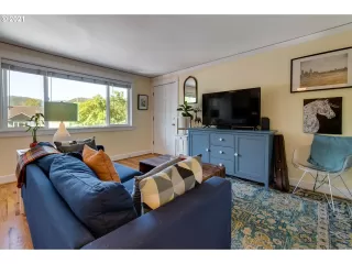 Photo #2: 21577605 Listing