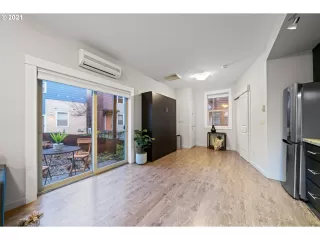 Photo #4: 21577757 Listing 