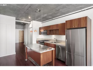 Photo #2: 21577989 Listing