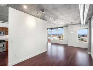 Photo #5: 21577989 Listing