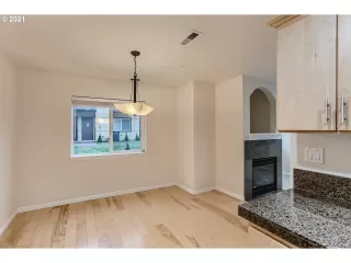 Photo #5: 21578409 Listing 