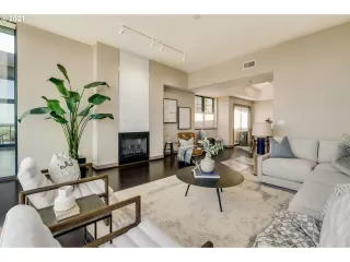 Photo #3: 21578773 Listing