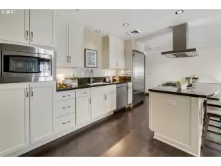 Photo #6: 21578773 Listing