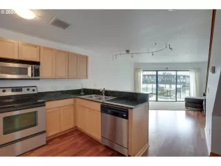 Photo #5: 21578803 Listing 