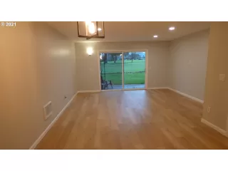 Photo #3: 21579128 Listing